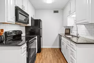 1421 S 12th St, Waco, TX 76706 - Photo 3