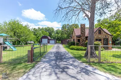 202 E Ross Street, Rising Star, TX 76471 - Photo 3