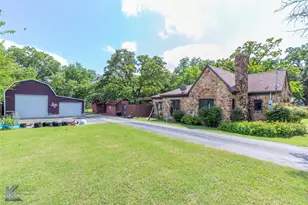 202 E Ross St, Rising Star, TX 76471 - Photo 7