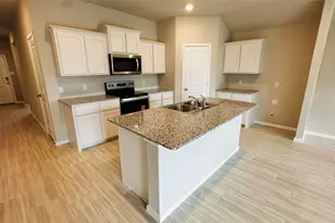 380 Wildrose Cir, Cleburne, TX 76033 - Photo 3