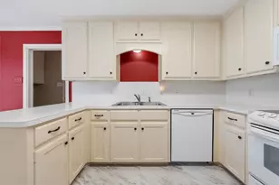 2008 Real Dr, Waco, TX 76712 - Photo 9