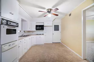 215 NE 32nd St, Paris, TX 75460 - Photo 11