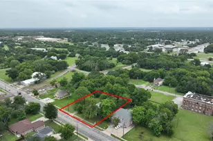 520 E Brockett St, Sherman, TX 75090 - Photo 3