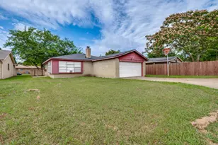 825 Cherry Hills Dr, Lancaster, TX 75134 - Photo 25