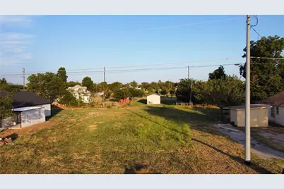 305 Ussery Street, Bowie, TX 76230 - Photo 1