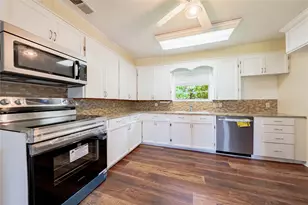 522 E Kempner St, Mabank, TX 75147 - Photo 5