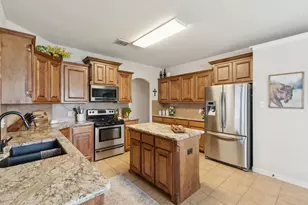 6806 Bear Ln, Greenville, TX 75402 - Photo 11