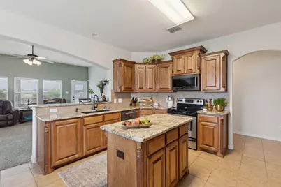 6806 Bear Lane, Greenville, TX 75402 - Photo 9