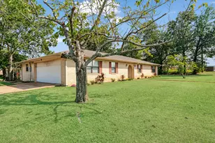 1050 35th St NE, Paris, TX 75462 - Photo 19