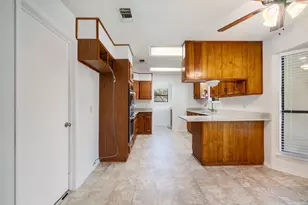 1050 35th St NE, Paris, TX 75462 - Photo 5