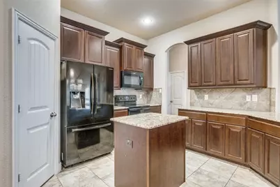 3717 Dutch Iris Lane, Forest Hill, TX 76140 - Photo 9