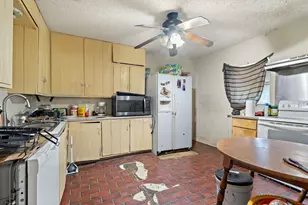 2336 Moneda St, Haltom City, TX 76117 - Photo 9