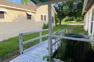 402 McKinney St, Farmersville, TX 75442 - Photo 9