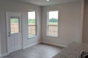 956 Traction Trl, Cleburne, TX 76031 - Photo 3