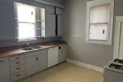 701 S Clements Street, Gainesville, TX 76240 - Photo 9