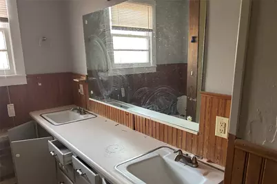 701 S Clements Street, Gainesville, TX 76240 - Photo 27