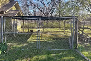 701 S Clements St, Gainesville, TX 76240 - Photo 3