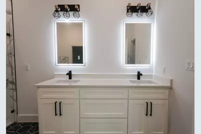 1032 E Arlington Avenue, Fort Worth, TX 76104 - Photo 11