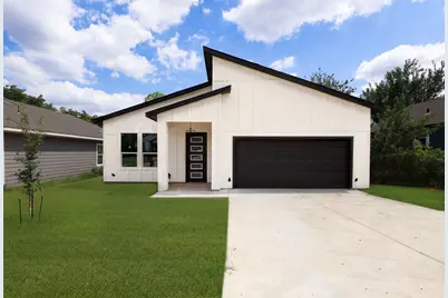 1032 E Arlington Avenue, Fort Worth, TX 76104 - Photo 1