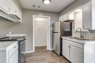 3126 Hunter St, Fort Worth, TX 76112 - Photo 9