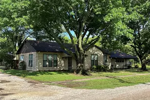 604 Harrel Ave, Bynum, TX 76631 - Photo 3