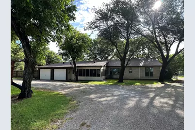 604 Harrel Avenue, Bynum, TX 76631 - Photo 5