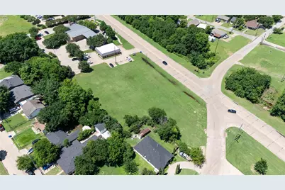 913 S Clay Street, Ennis, TX 75119 - Photo 9