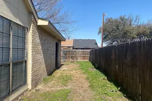 2425 Limestone Dr, Arlington, TX 76014 - Photo 17