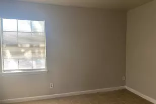 2425 Limestone Dr, Arlington, TX 76014 - Photo 11