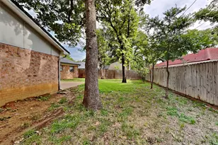 4209 W Pleasant Forest St, Arlington, TX 76015 - Photo 23