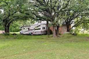 306 Country Club Dr, Joshua, TX 76058 - Photo 3