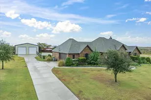 106 Lajitas Dr, Decatur, TX 76234 - Photo 3