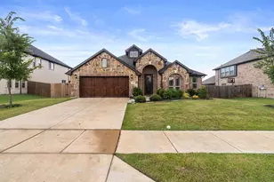 190 Half Moon Dr, Waxahachie, TX 75165 - Photo 1