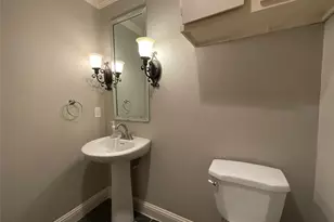 2331 N Davis Dr, Arlington, TX 76012 - Photo 19