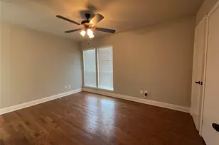 2331 N Davis Dr, Arlington, TX 76012 - Photo 15