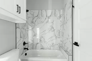 1609 E Bluff St, Fort Worth, TX 76102 - Photo 9