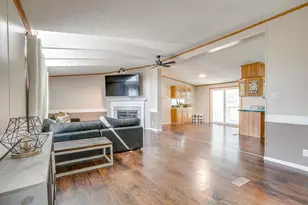 113 Salty Dog Ln, Springtown, TX 76082 - Photo 3