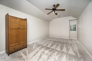 1909 Rocky Ct, Corinth, TX 76208 - Photo 17