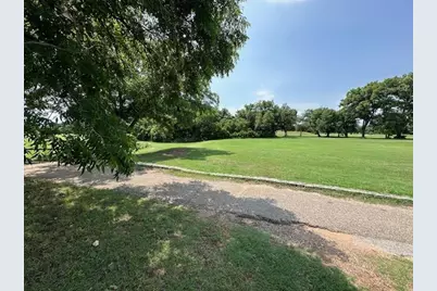 1633 Rockview Drive, Granbury, TX 76049 - Photo 3