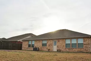 6333 Pool View Dr, Dallas, TX 75249 - Photo 11