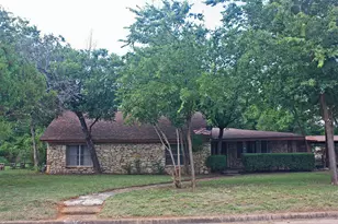 305 Bryan St, Glen Rose, TX 76043 - Photo 3