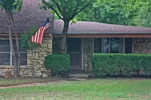 305 Bryan St, Glen Rose, TX 76043 - Photo 1