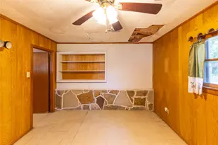 305 Bryan St, Glen Rose, TX 76043 - Photo 17