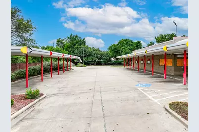 1300 W Pioneer Drive, Irving, TX 75061 - Photo 11