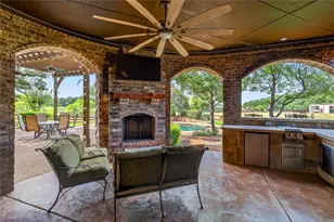 2 Groves Cir, Argyle, TX 76226 - Photo 33