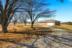 929 County Line Church Rd, Whitesboro, TX 76273 - Photo 7