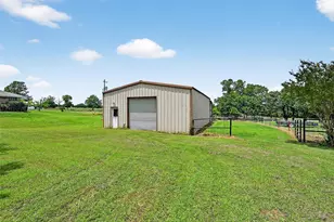 929 County Line Church Rd, Whitesboro, TX 76273 - Photo 33