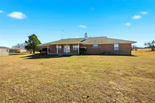 929 County Line Church Rd, Whitesboro, TX 76273 - Photo 9