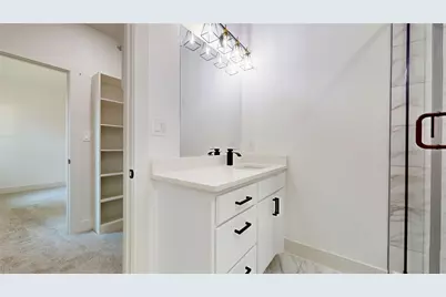 226 SW 4th Street, Grand Prairie, TX 75051 - Photo 15