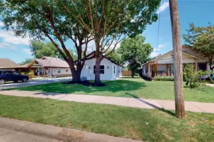 226 SW 4th St, Grand Prairie, TX 75051 - Photo 3